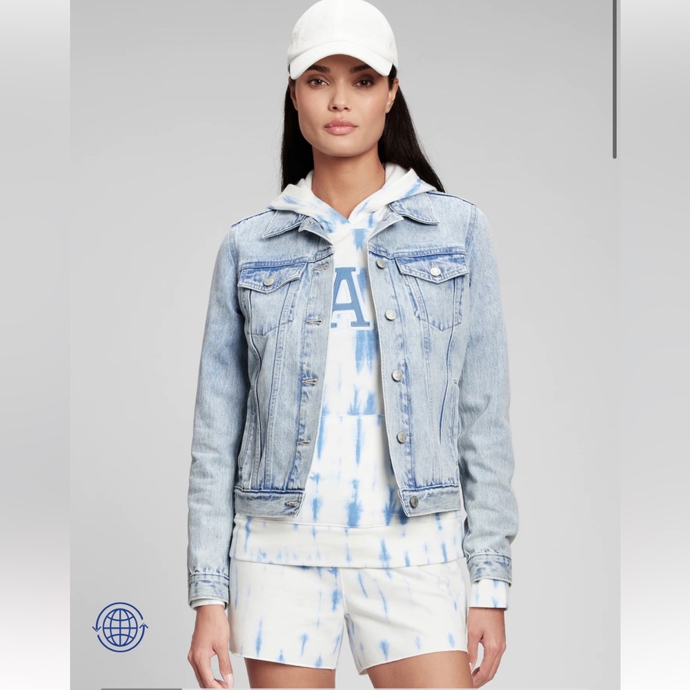 GAP Icon Denim Jacket Light Indigo Wash